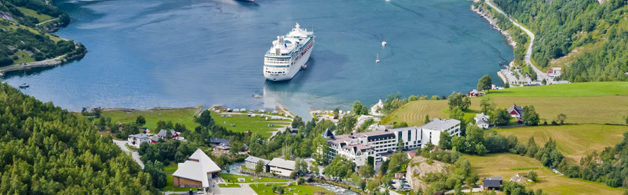 Чарующий вид на Гейрангер-фьорд