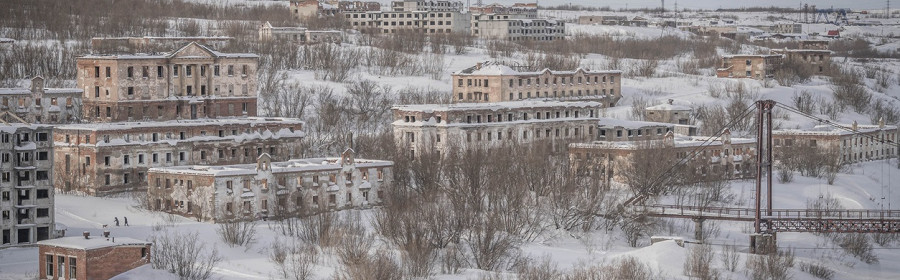 Аэрофотоснимок города Воркуты в зимний день на севере Республики Коми, Россия