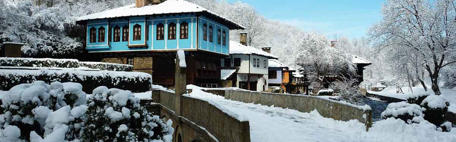 Зимний день в городке Габрово, Болгария