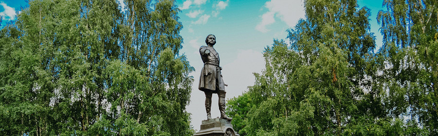 Петрозаводск - 3240px-Памятник-Петру-I-в-г.-Петрозаводске