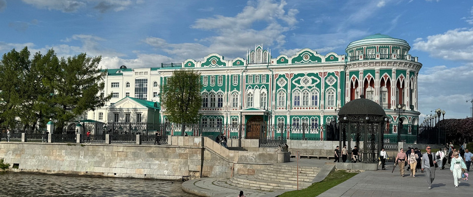 Журнал/Туристический поезд «Малахит»: три города за одну поездку