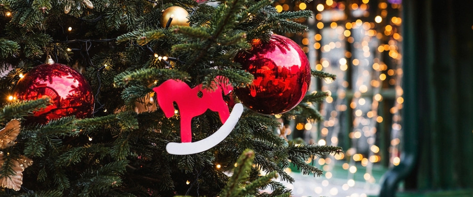 Журнал/Москва, Петербург или Казань: сравнение новогодних программ — куда ехать за атмосферой