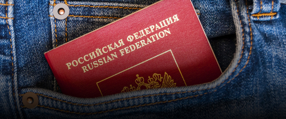 Журнал/7 стран, куда россиянам сложнее всего получить визу