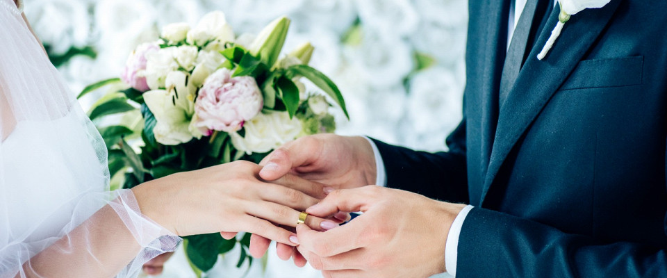 Журнал/Можно ли признаться в любви до свадьбы? Что считается нормой, а что — стыдом в Дагестане