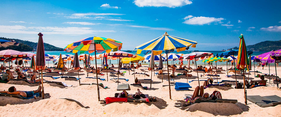 Журнал/Первый день на море: что делать, а чего нет, чтобы потом не было мучительно больно