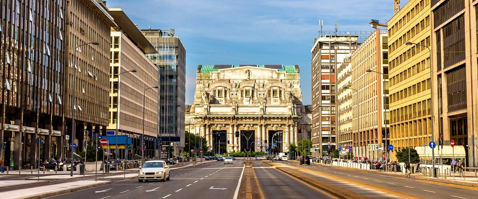 Журнал/Мужчина, с которым я столкнулась на пешеходном переходе в Милане, оказался моим суженым