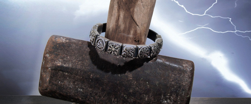 Журнал/Боги славянской мифологии: исследование пантеона и его значение