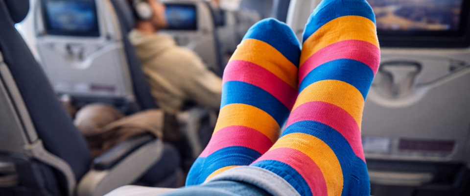 Журнал/Почему стоит всегда брать носки в самолет