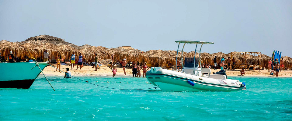 Журнал/Гид напился и все время бегал к нам за догонкой: отдых с приключениями в Хургаде