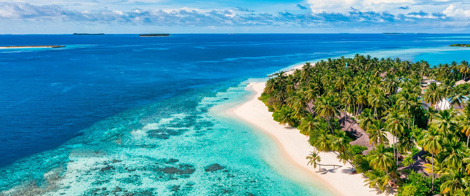 Журнал/Лето на Мальдивах: есть ли низкий сезон в раю