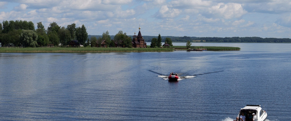 Журнал/Забудьте о море: 5 невероятных озер России для отдыха