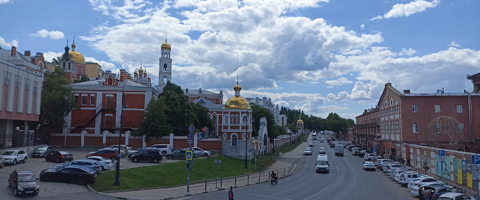 Журнал/Деревья, как колонны, упираются в крышу: отзыв о гранд-кафе «Пастернак»