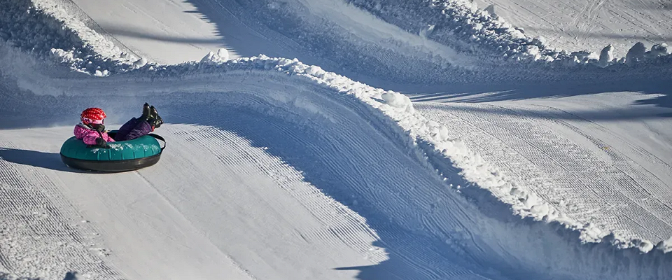 Журнал/Миусская дюна: феномен самоорганизации москвичей вокруг гигантского рукотворного сугроба