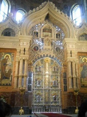 Царские врата иконостаса.
