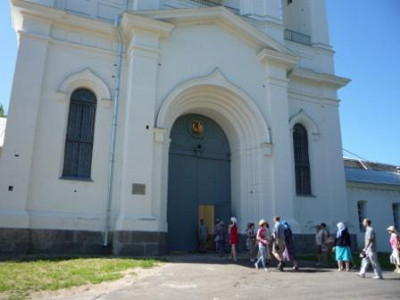 Вход в монастырь