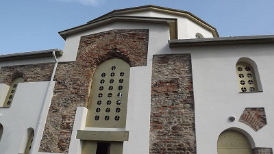 В отреставрированном храме Георгия Победоносца намеренно оставлены открытыми фрагменты византийской 