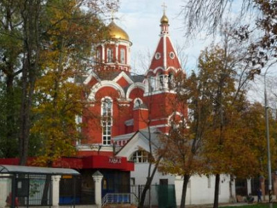 Вход в храм Благовещения