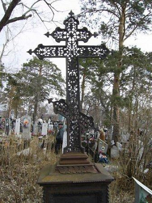 Крест на могиле