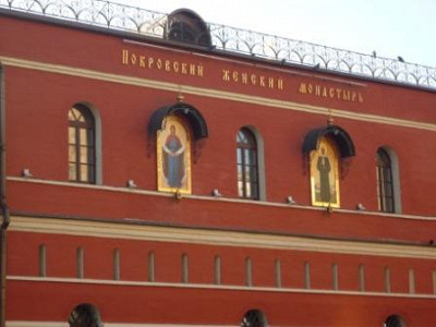 Стена монастыря с Таганской улицы.
