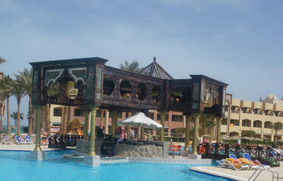Sunny_Days_El_Palacio