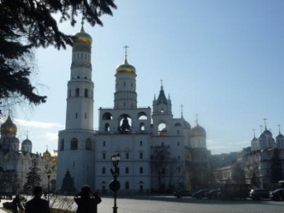 Вид на колокольню Ивана Великого с Ивановской площади