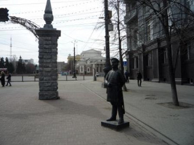 Вид на театр с улицы имени С.М. Кирова (пешеходной Кировки).