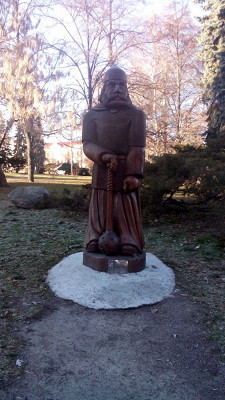 деревянный Илья Муромец