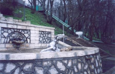 Курортный парк. Фрагмент большой каскадной лестницы.