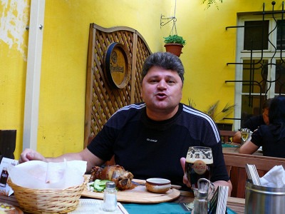 За пивом и вепревым коленом