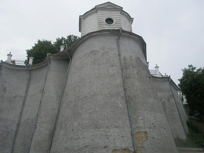 Укрепляющая стена
