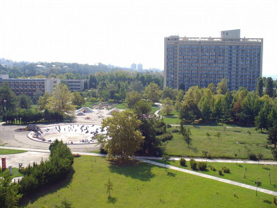 вид на соседний отель Коралл