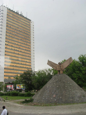 возле отеля