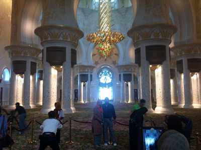 Мечеть Шейха Заеда внутри