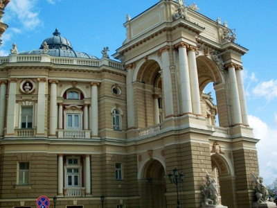 здание оперного театра