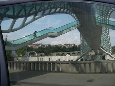 Стеклянный мост