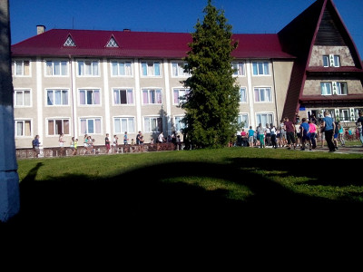 база "Карпатськи Зори"
