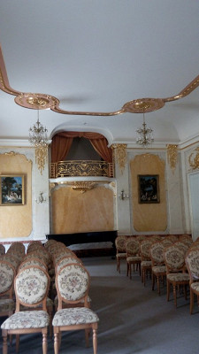 В дворце Потоцких