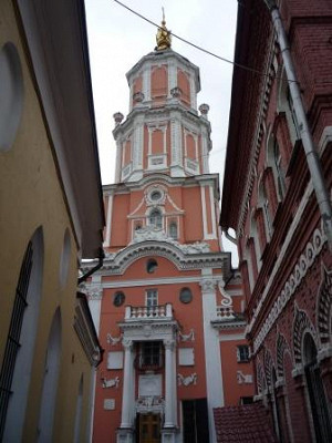 Меньшикова башня (колокольня).