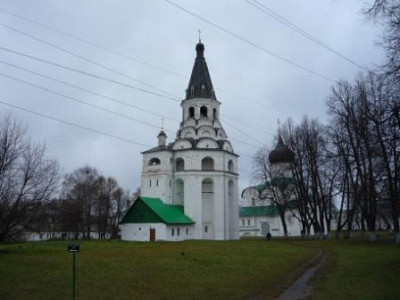 Распятская церковь-колокольня.