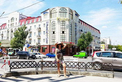 Центральный вход