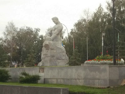 Памятник первооткрывателям башкирской нефти