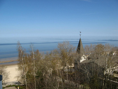 Вид на море и пляж с балкона отеля "Baltic Beach"