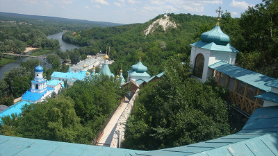 Вид монастыря с горы