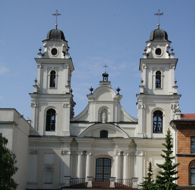 Вид костела с улицы