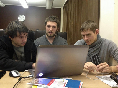 Иногда днём мы собирались спланировать очередной маршрут в местной столовой, где проходит завтрак