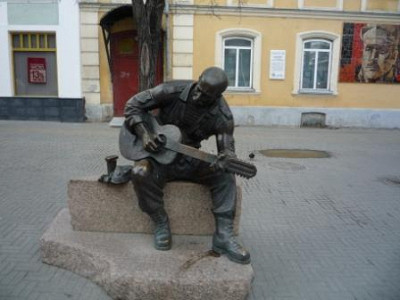 Памятник А.Я. Розенбауму.