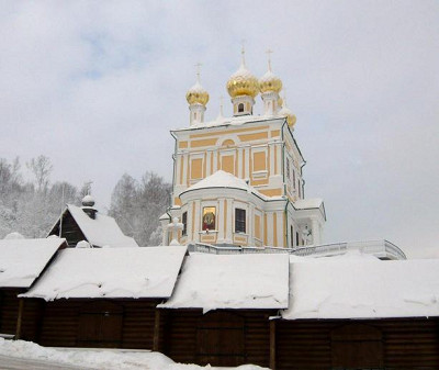 Вид на церковь Воскресения Христова