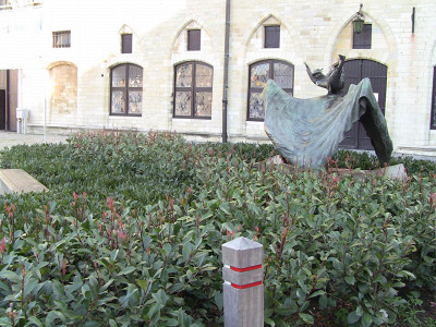 Памятник кукле Синьорке