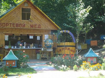 Пасека с огромным выбором меда