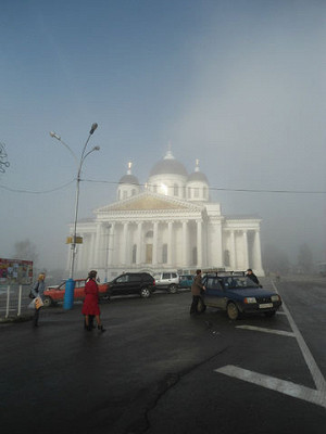 Воскресенский собор рано утром.